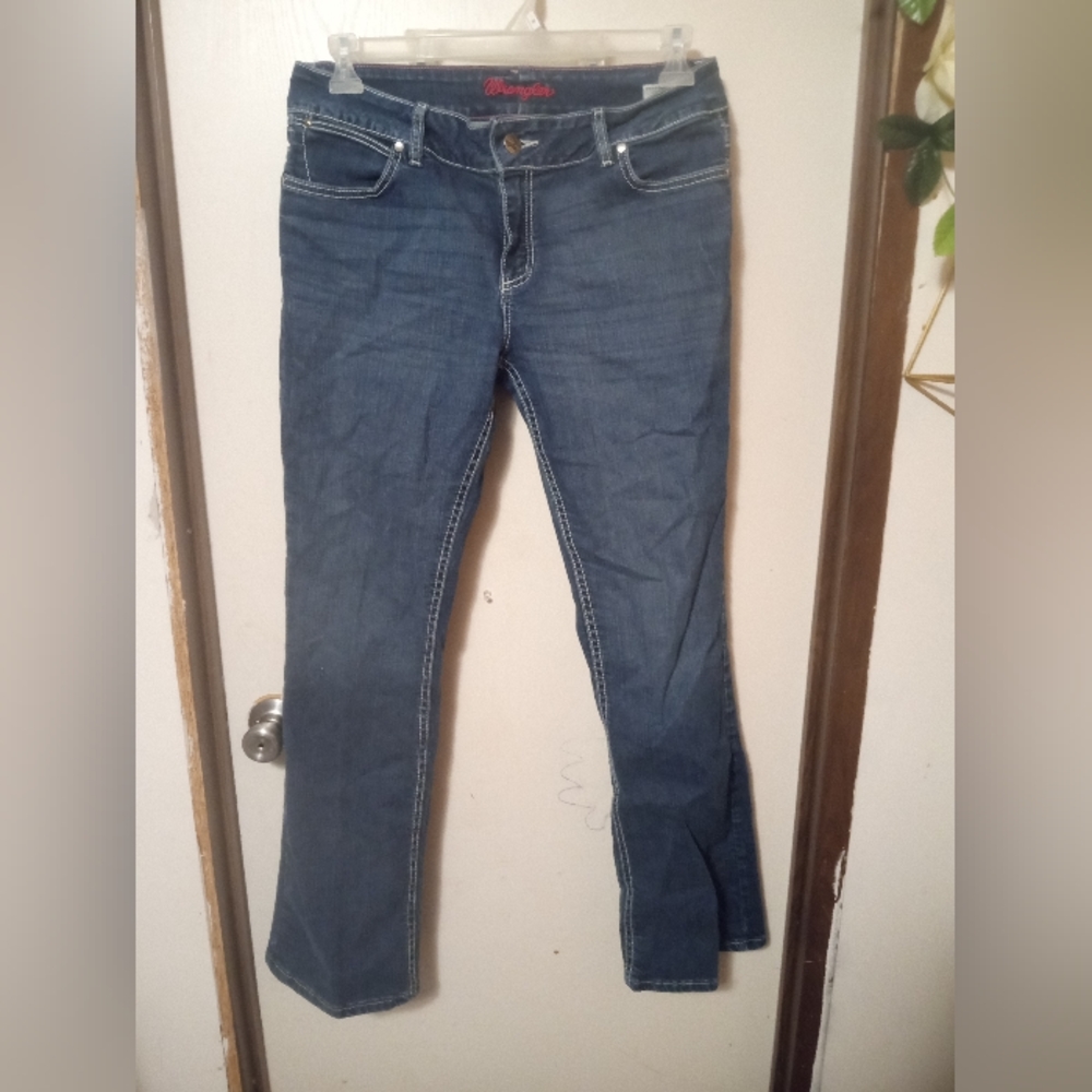 Wrangler boot cut jeans, size 11/12, 32" inseam, great condition